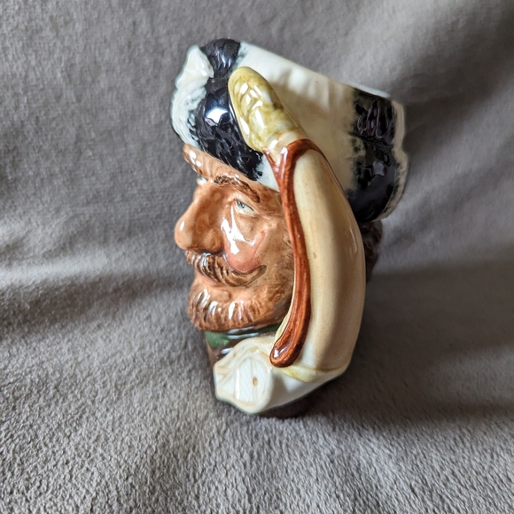 Vintage Small Royal Doulton Character Toby Jug The Trapper Royal Doulton #6612 - Picture 4 of 9